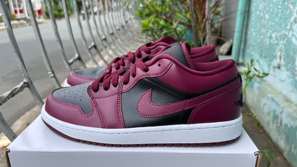 Jordan 1 Low Cherrywood Red W, Men's Fashion, Footwear, Sneakers on
