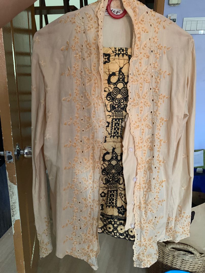 KEBAYA KLASIK, Women's Fashion, Muslimah Fashion, Baju Kurung & sets on