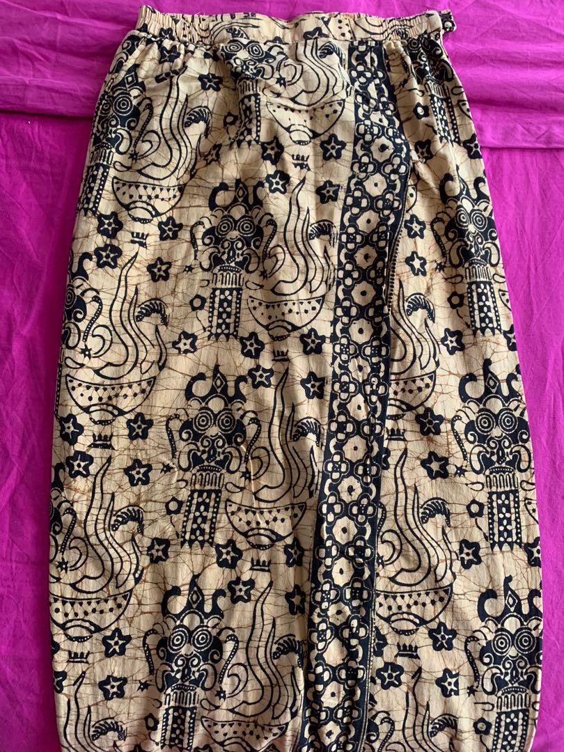 KEBAYA KLASIK, Women's Fashion, Muslimah Fashion, Baju Kurung & sets on