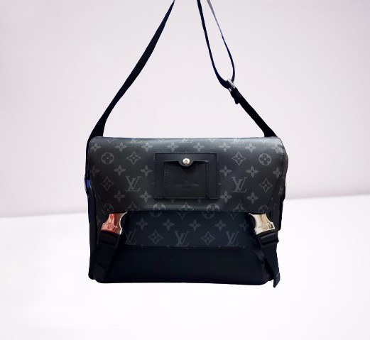 Tas Louis Vuitton AR2189 Black Masenger Bags, Barang Mewah, Tas