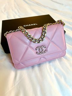(Category: ) located in . Submitted by shopluxlovers (Listing ID 1169682289, Image 1). Description: .