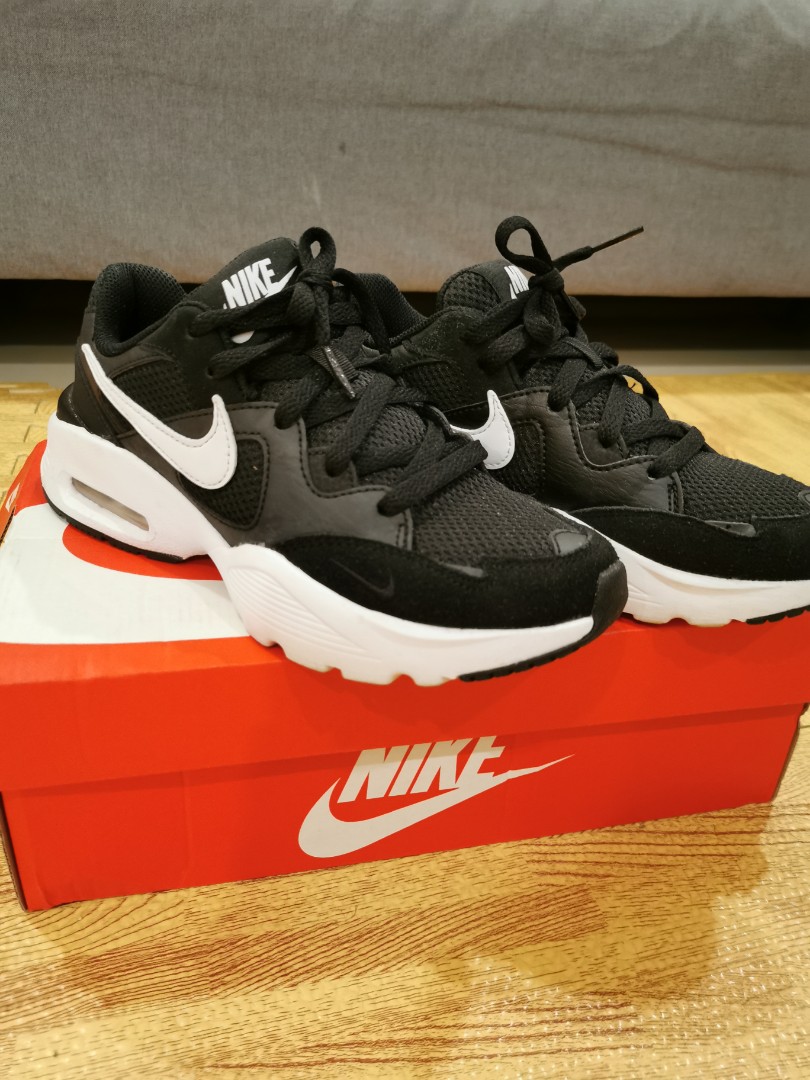 Nike thea black fusion red online