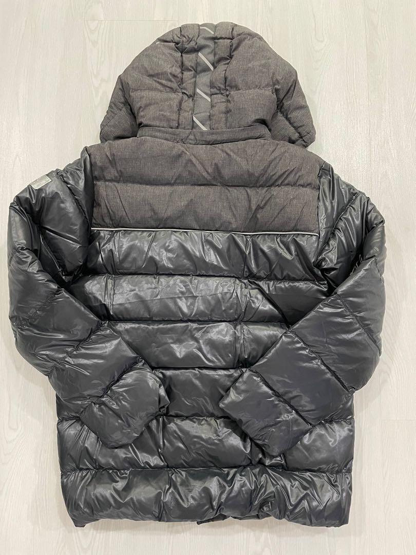 Winter Jacket (Category: Babies & Kids Fashion) located in Singapore. Submitted by mcmbape (Listing ID 1169738273, Image 2). Description: Used only in one trip for 13 days. Unisex Winter Jackets. Brand : United Colours of Benetton. Dark Grey. Size around 12 years old. Son can’t wear now. Take note : logo a bit crack. See pictures. (Pictures for reference height 161cm, wearing Small size for lady) Self collection at Hougang One..