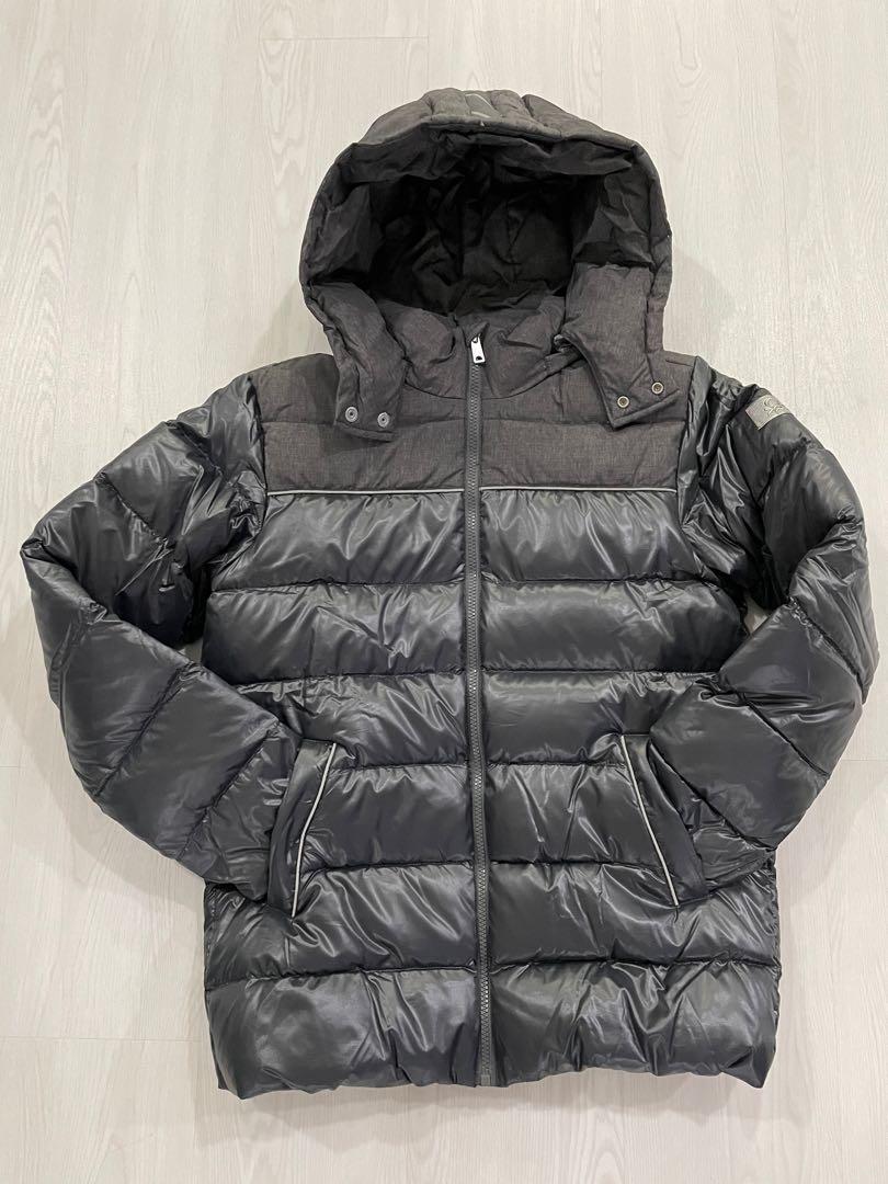Winter Jacket (Category: Babies & Kids Fashion) located in Singapore. Submitted by mcmbape (Listing ID 1169738273, Image 1). Description: Used only in one trip for 13 days. Unisex Winter Jackets. Brand : United Colours of Benetton. Dark Grey. Size around 12 years old. Son can’t wear now. Take note : logo a bit crack. See pictures. (Pictures for reference height 161cm, wearing Small size for lady) Self collection at Hougang One..