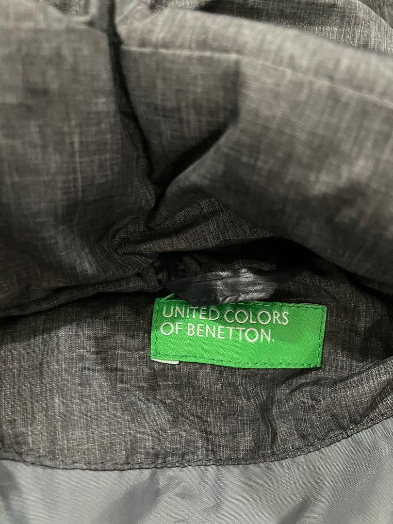 Winter Jacket (Category: Babies & Kids Fashion) located in Singapore. Submitted by mcmbape (Listing ID 1169738273, Image 3). Description: Used only in one trip for 13 days. Unisex Winter Jackets. Brand : United Colours of Benetton. Dark Grey. Size around 12 years old. Son can’t wear now. Take note : logo a bit crack. See pictures. (Pictures for reference height 161cm, wearing Small size for lady) Self collection at Hougang One..
