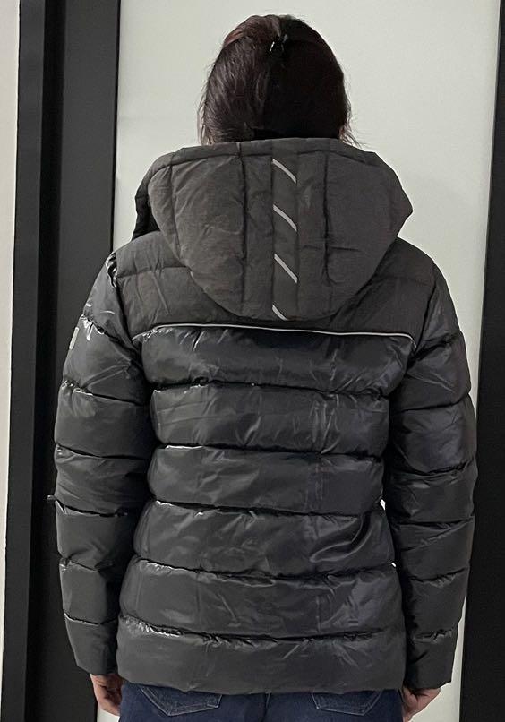 Winter Jacket (Category: Babies & Kids Fashion) located in Singapore. Submitted by mcmbape (Listing ID 1169738273, Image 5). Description: Used only in one trip for 13 days. Unisex Winter Jackets. Brand : United Colours of Benetton. Dark Grey. Size around 12 years old. Son can’t wear now. Take note : logo a bit crack. See pictures. (Pictures for reference height 161cm, wearing Small size for lady) Self collection at Hougang One..