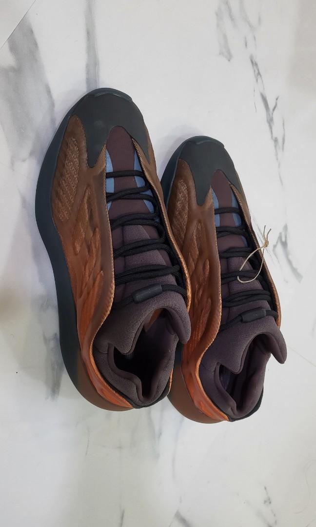 Yeezy 700v3 Copper Fade UK 11.5, Men's Fashion, Footwear, Sneakers on  Carousell