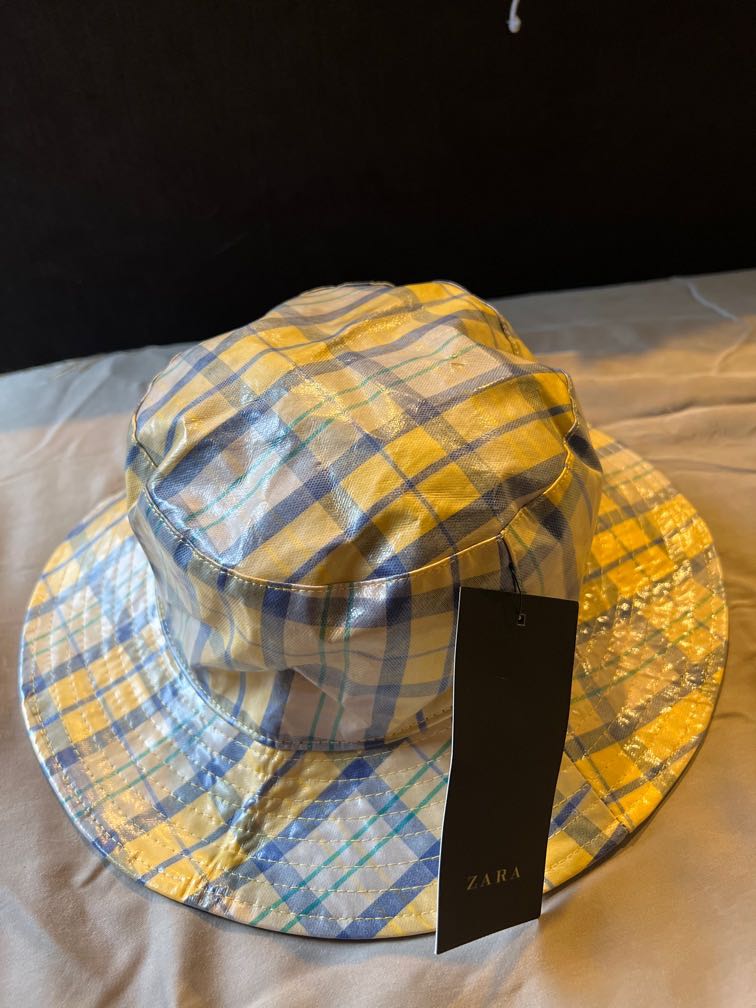 Zara bucket hat, Men's Fashion, Watches & Accessories, Caps & Hats on