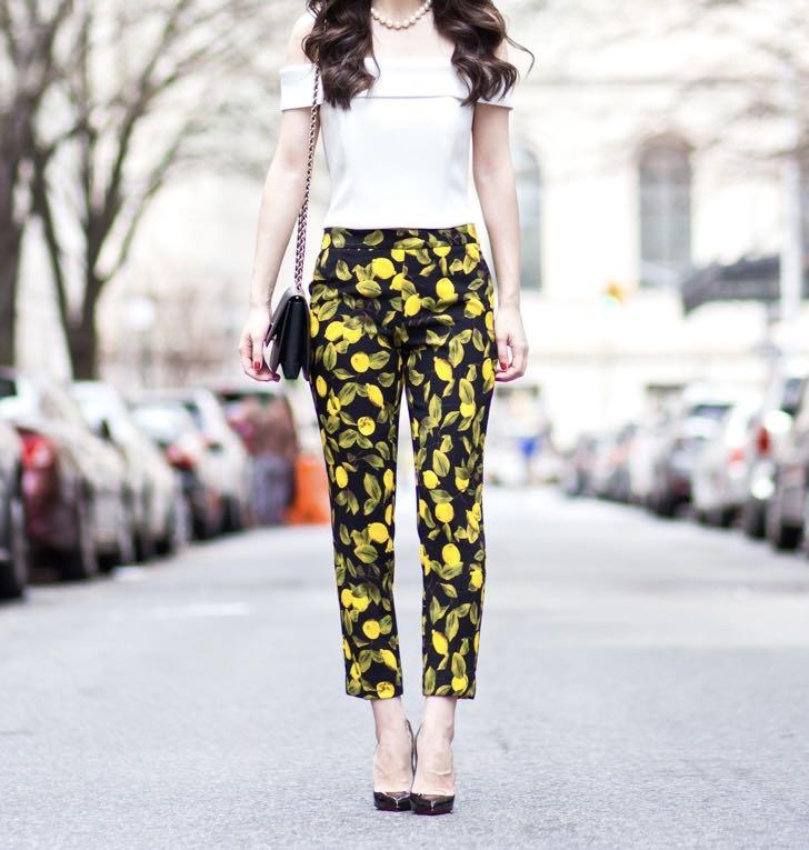 Zara Lemon Printed Capri Pants EU M