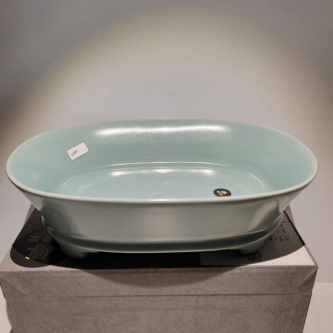 仿北宋汝窯天青釉水仙盤 清末至民國 收藏品級別此水仙盤雖為仿製品 但是水準非常高 把天青釉色仿製出八成水準 而且胎骨更是香灰胎 不錯的一件擺設 圖八 九 十為真品北宋汝窯 興趣及遊戲 收藏品及紀念品 古董收藏