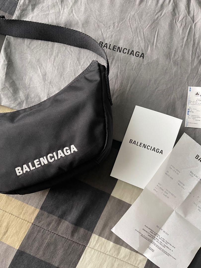 Balenciaga Wheel Sling 2022, Fesyen Wanita, Tas Dompet di Carousell