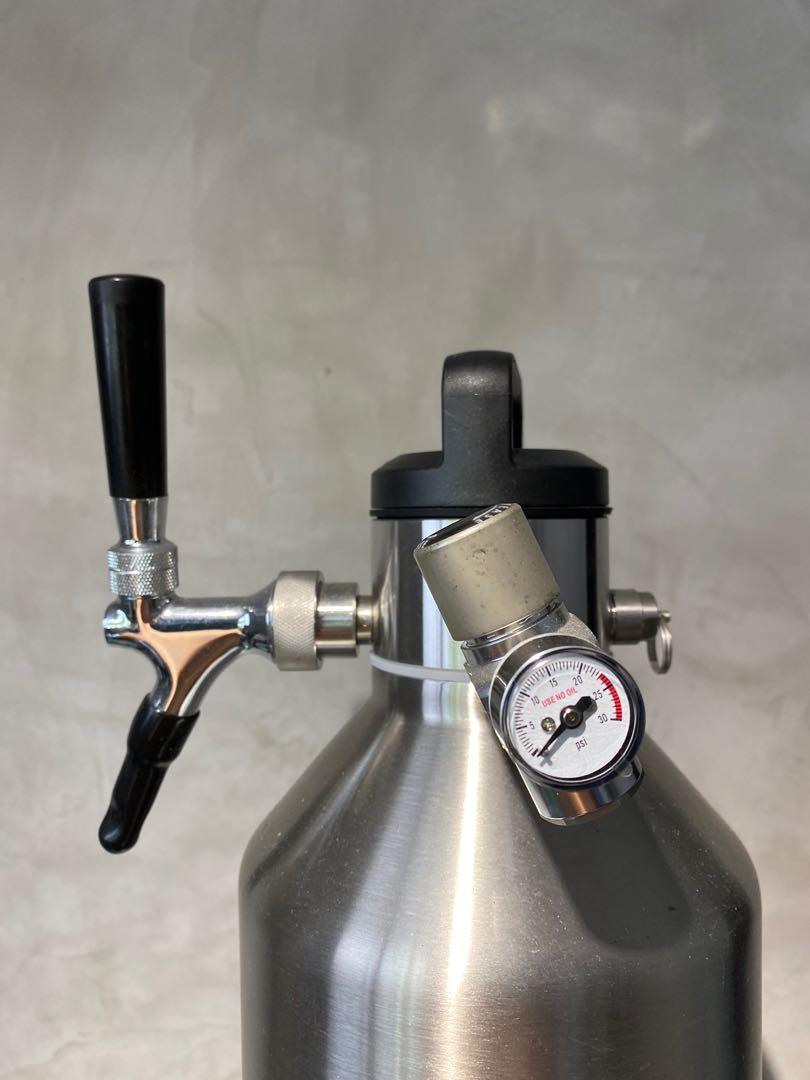 Beer growler with CO2 attachment, Furniture & Home Living, Kitchenware