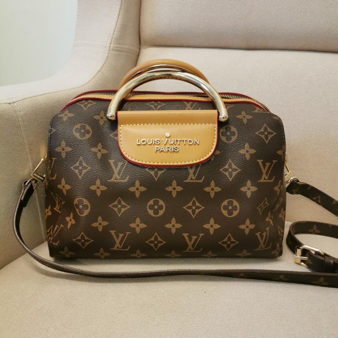 Beg tangan wanita LV, Women's Fashion, Bags & Wallets, Purses & Pouches on  Carousell