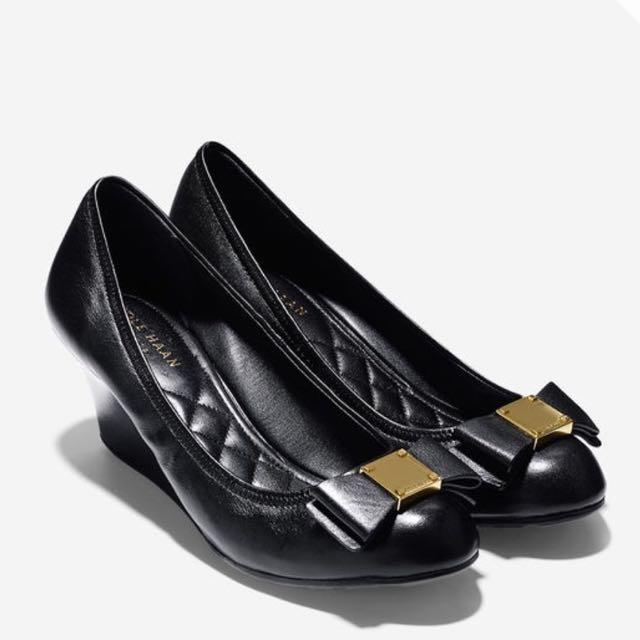 BN Cole haan grand tali soft bow wedge pump 6B Women s Fashion