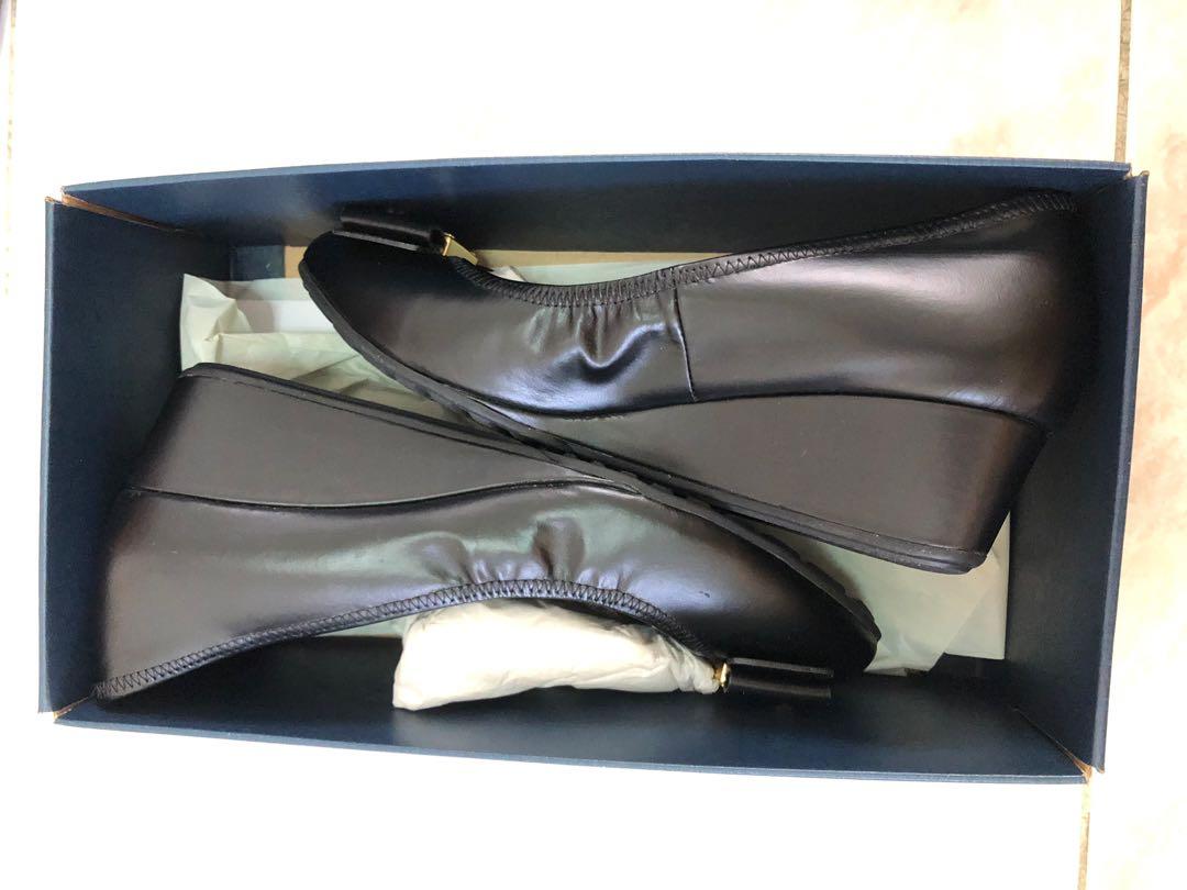 BN Cole haan grand tali soft bow wedge pump 6B Women s Fashion