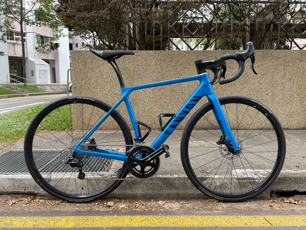 CANYON ENDURACE CF SL 8 DISC CAMPAGNOLO Sports Equipment