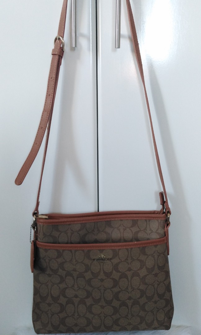 Coach cross body Sling bag, Women's Fashion, Bags & Wallets, Crossbody