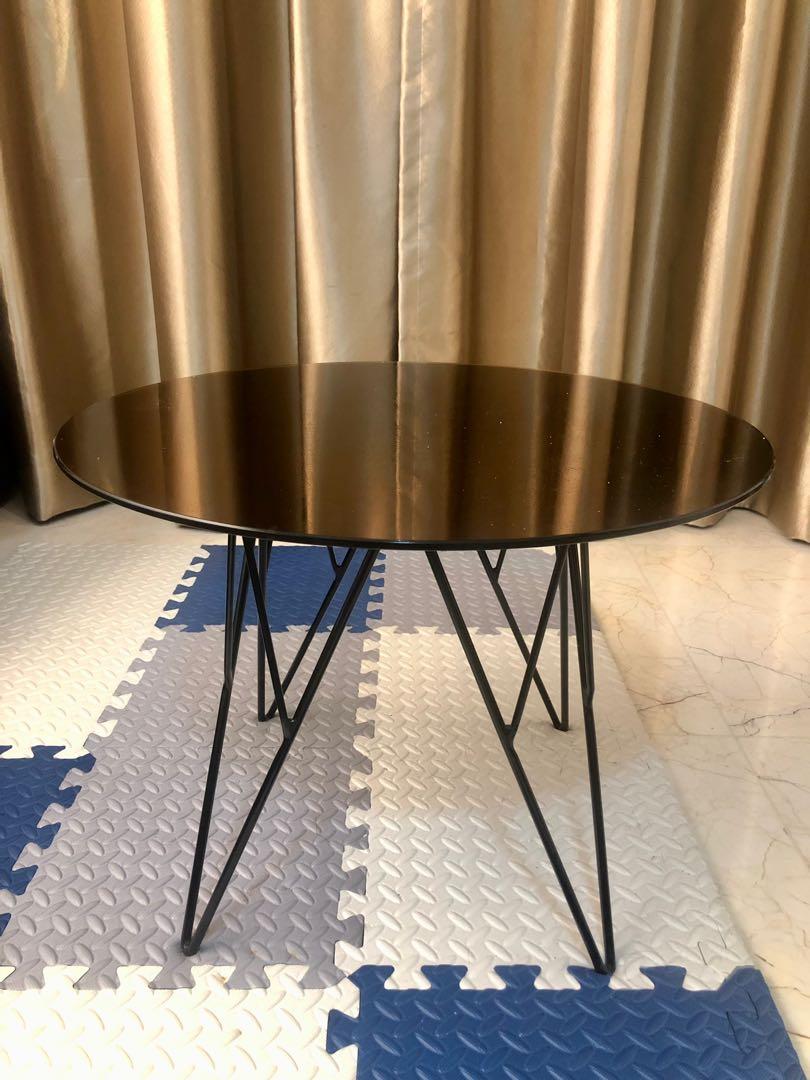 Coffee table (Category: Tables & Sets) located in Singapore. Submitted by n_9999 (Listing ID 1164601402, Image 1). Description: Glass top Diameter 55cm Well maintained Only two small stains under table Can fit in car .