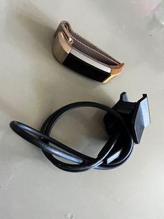Fitbit Alta w/ charger