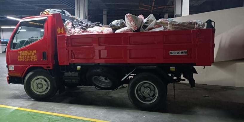 HAULING SERVICE (Category: Vehicle Rentals) located in Las Pinas. Submitted by silver.marc_andaya (Listing ID 240446696, Image 3). Description: Hauling service .. We offer hauling services of: 🚚 Construction Waste 🚚 Debris 🚚 Demolition 🚚 basura 🚚 putol puno 🚚 Transfer of Materials 🚚Hukay patag 🚚Pakyawan 🚚Delivery gravel and Sand 🚚 delivery panambak Laspinas Paranque sucat muntilupa alabang bicutan laguna carmona pasay molini imus bacoor