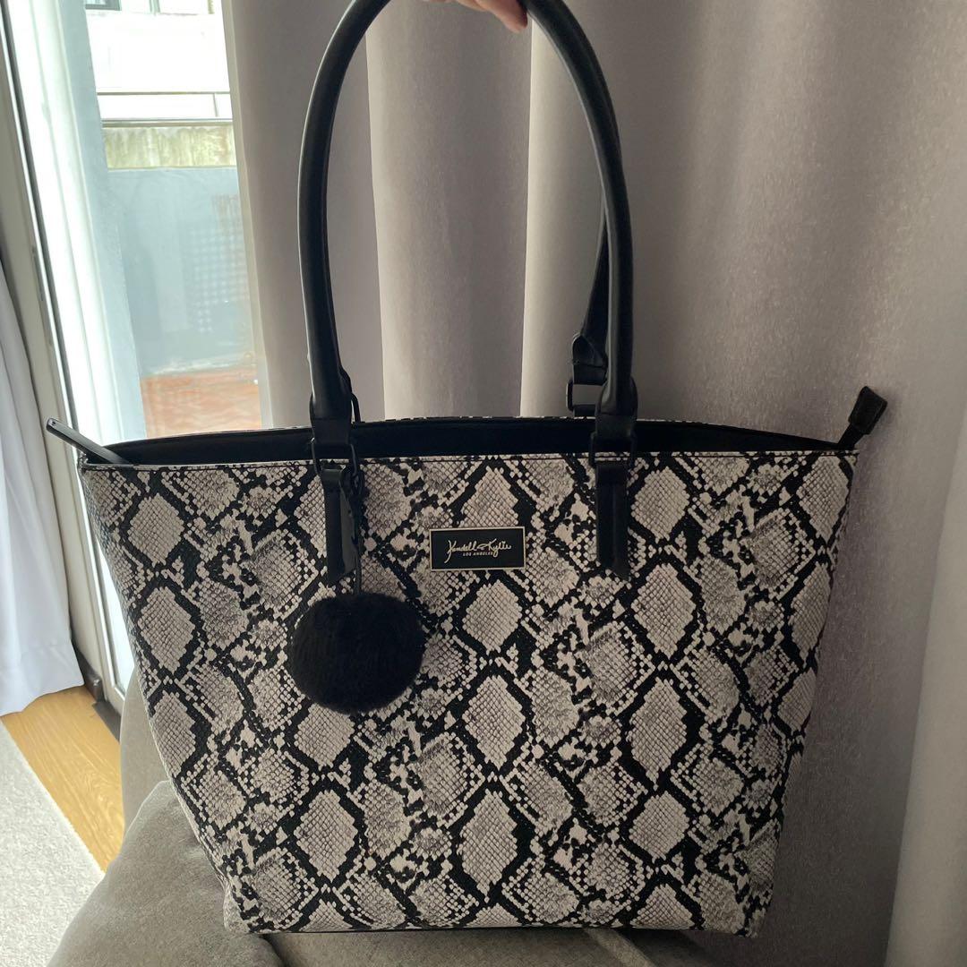Kendall Kylie snake tote bag