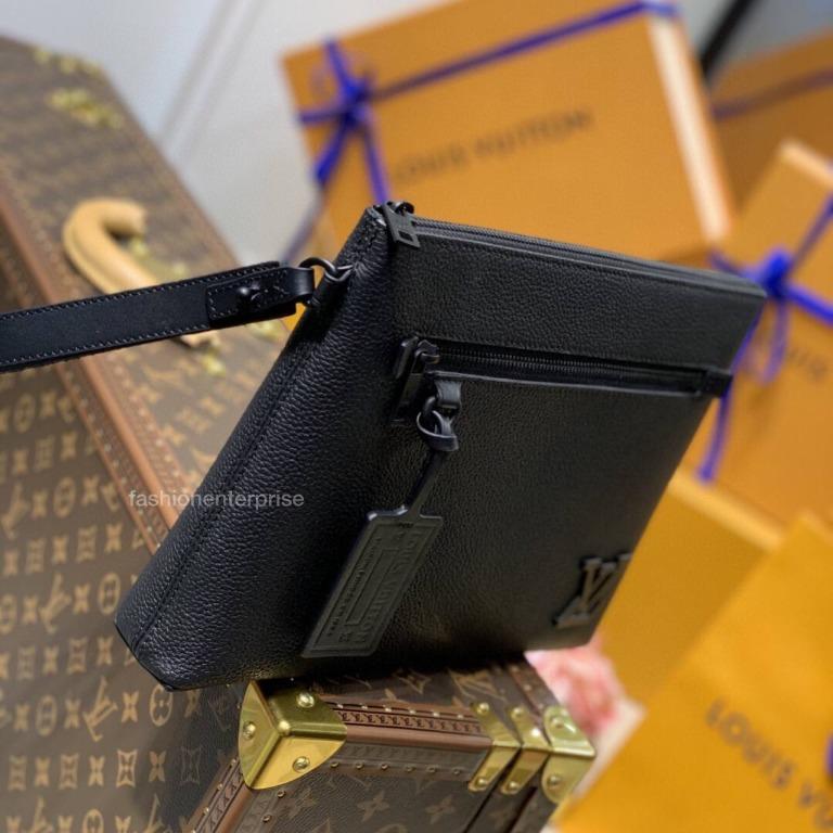 Give Your iPad Poche Looks With Louis Vuitton Documents Portfolio