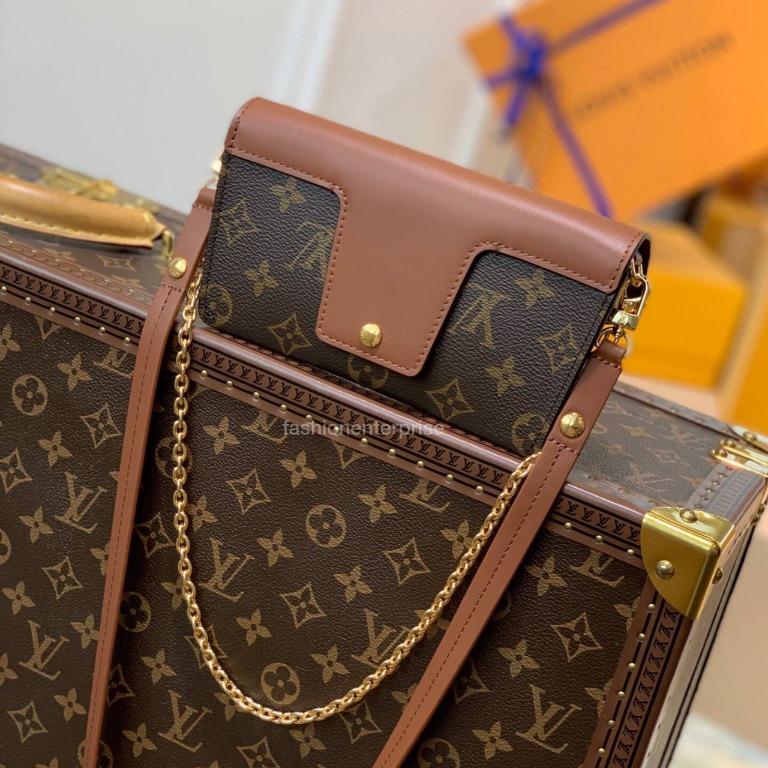 What's in my Bag?! - 🔆 LOUIS VUITTON LOCKIT PM 🔆 
