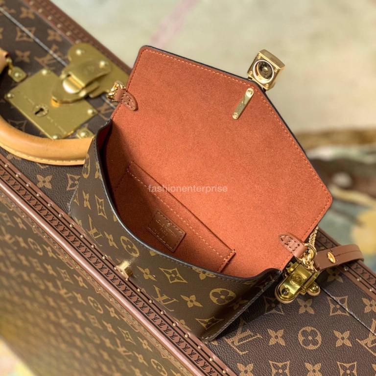 Louis Vuitton Padlock on Strap M80559, Luxury, Bags & Wallets on Carousell