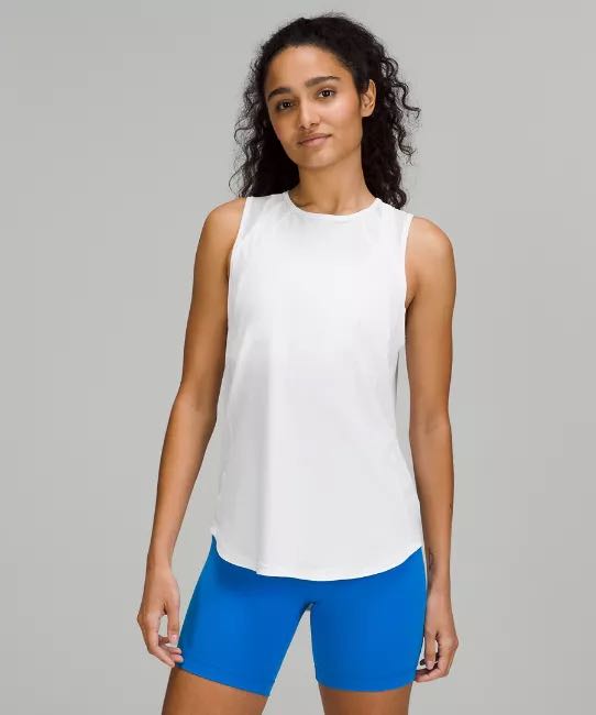 🎁BNIB Lululemon Hold Tight Cropped T-Shirt - velvet dust - size 4