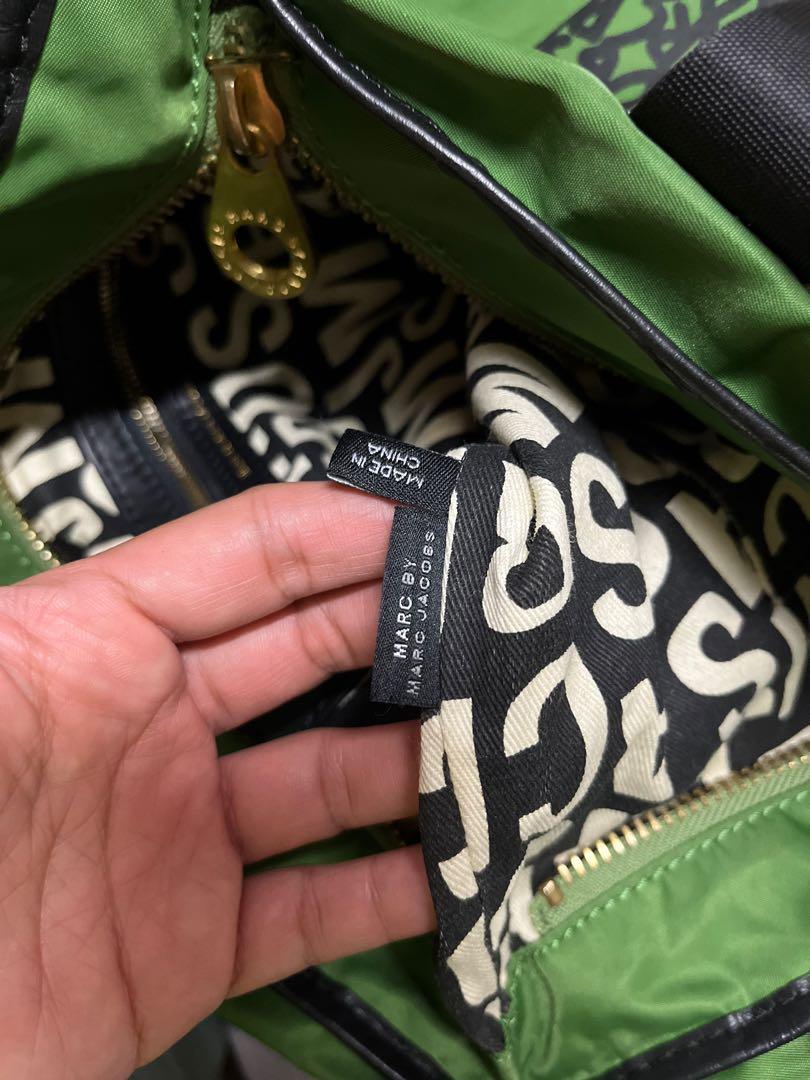 Marc jacob tote bag (Category: Tote Bags) located in Manila. Submitted by mcng13 (Listing ID 1164486866, Image 3). Description: Authentic marcs by marc jacob bag From japan Well used Flaw: tastas sa dulo ng zipper but working, stain inside.