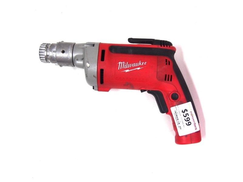 Milwaukee Screw Gun, Commercial & Industrial, Industrial Equipment on Carousell