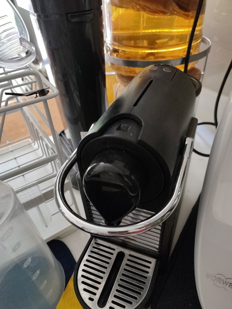 Nespresso Pixie Coffee machine + descaling kit, TV & Home Appliances