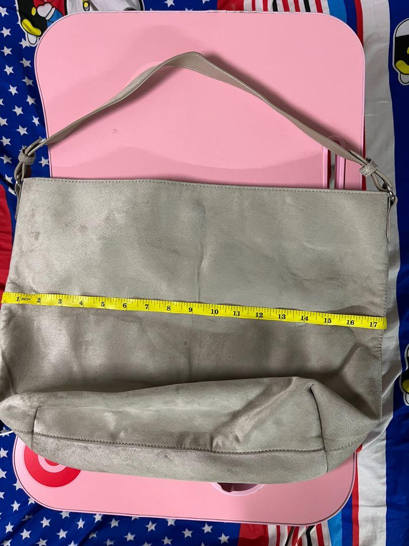 Old navy large tote bag (Category: Tote Bags) located in Manila. Submitted by mcng13 (Listing ID 1164487714, Image 2). Description: New with tag .