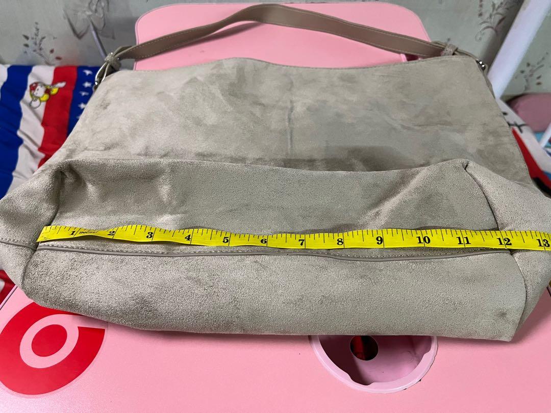 Old navy large tote bag (Category: Tote Bags) located in Manila. Submitted by mcng13 (Listing ID 1164487714, Image 3). Description: New with tag .