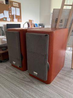 Onkyo D-022A bookshelf speakers