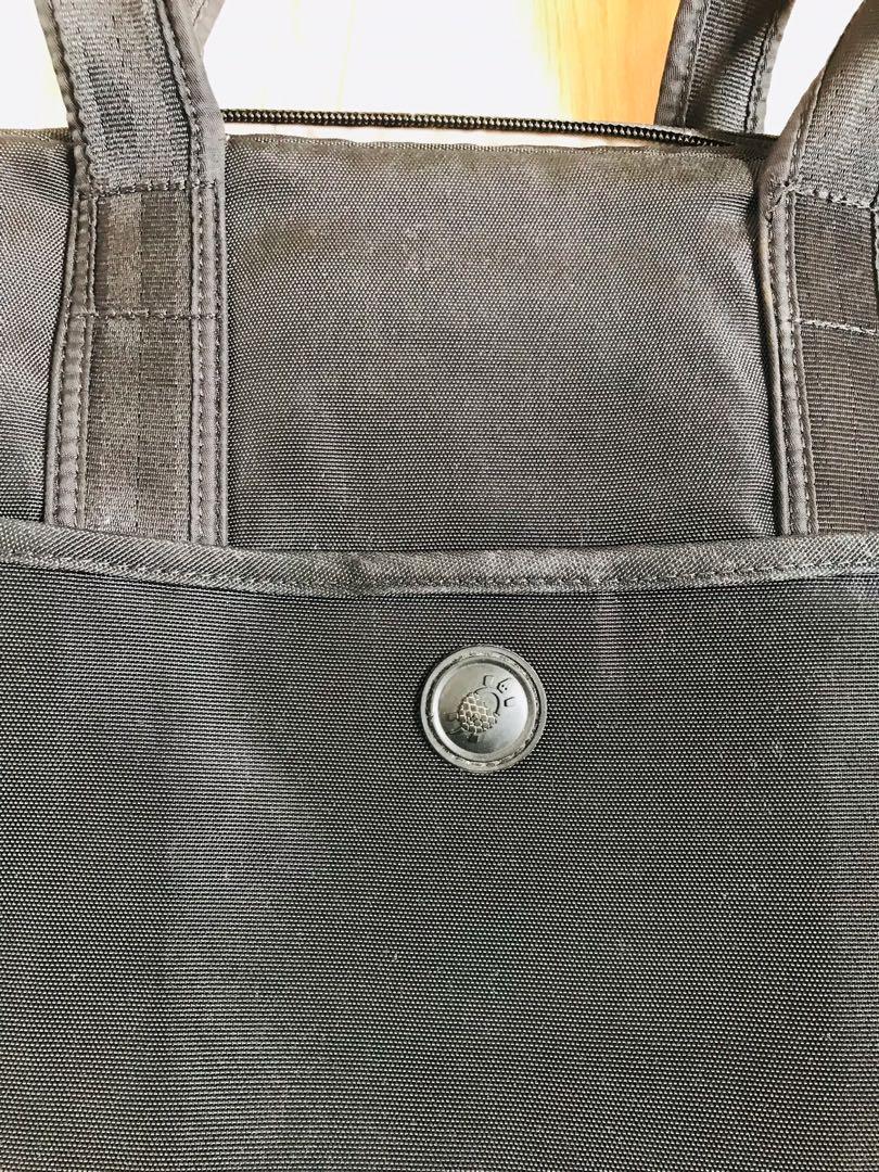 Pacsafe laptop bag (Category: Laptop Bags & Sleeves) located in Bulacan. Submitted by mermaidswimwear (Listing ID 1164507241, Image 1). Description: Plus sf.
