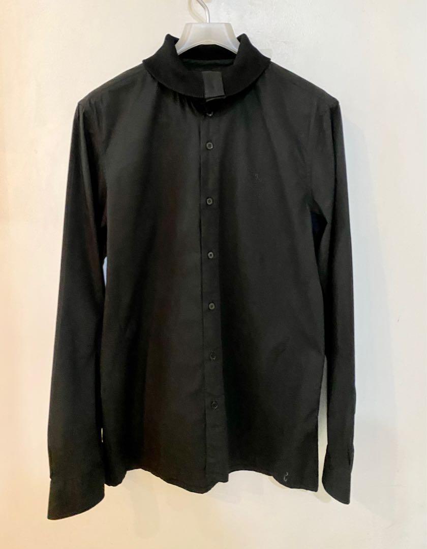 Raf Simons Long Sleeves Shirt (Category: Formal Shirts) located in Pasig City. Submitted by capsulecollection (Listing ID 1164440095, Image 2). Description: Raf Simons black long sleeves shirt with 3-way collar. .
