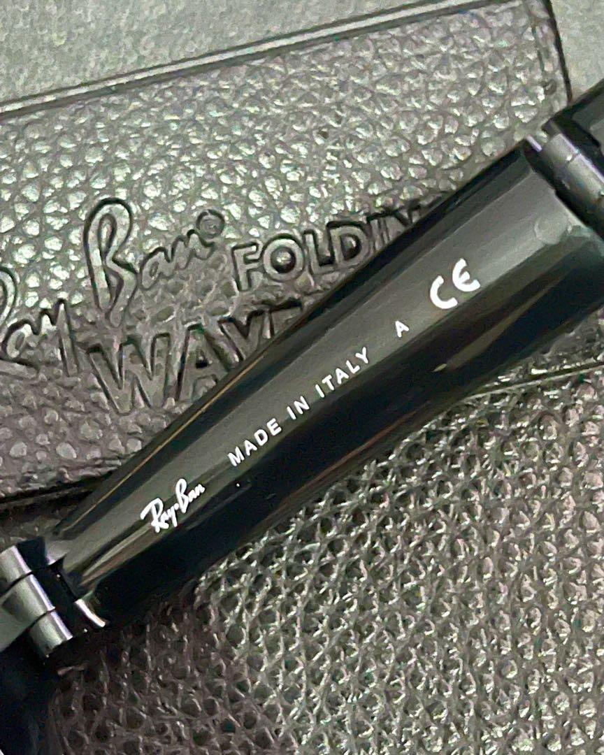 Ray Ban Wayfarer Folding Classic, Women's Fashion, Watches