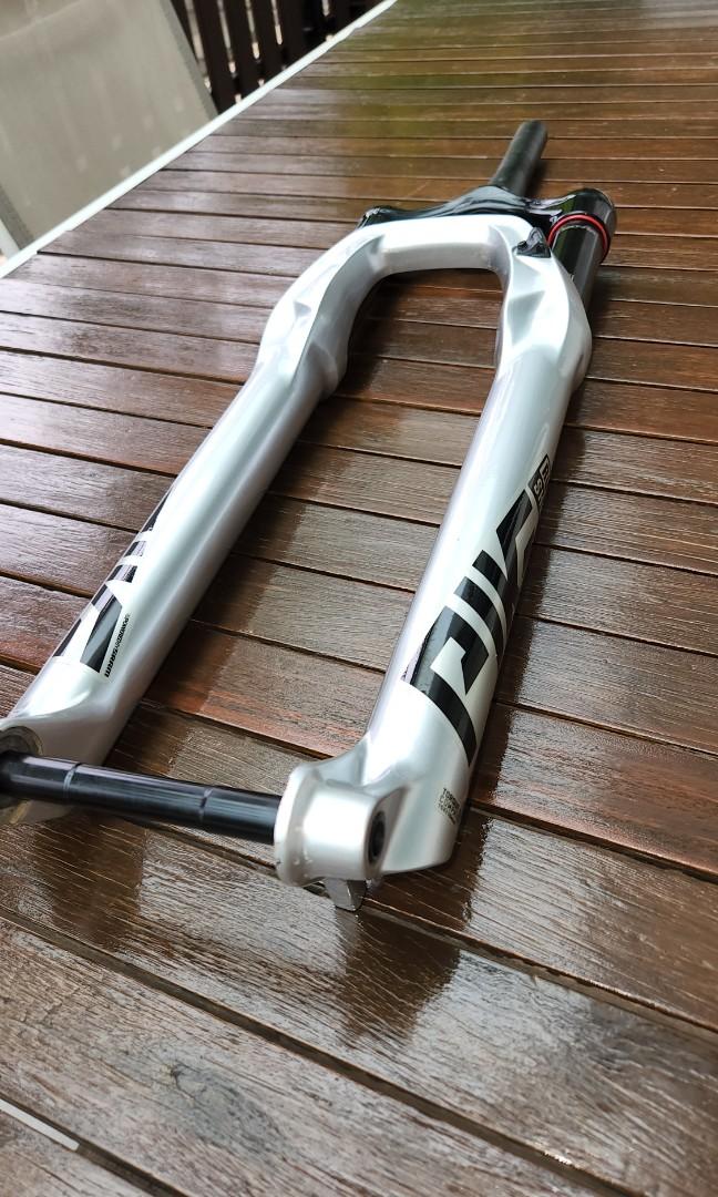格安販売中 AsukasRoom特別価格RockShox Pike DJサスペンションフォーク 26インチ 100mm 15x100mm 40mm  オフセット並行輸入