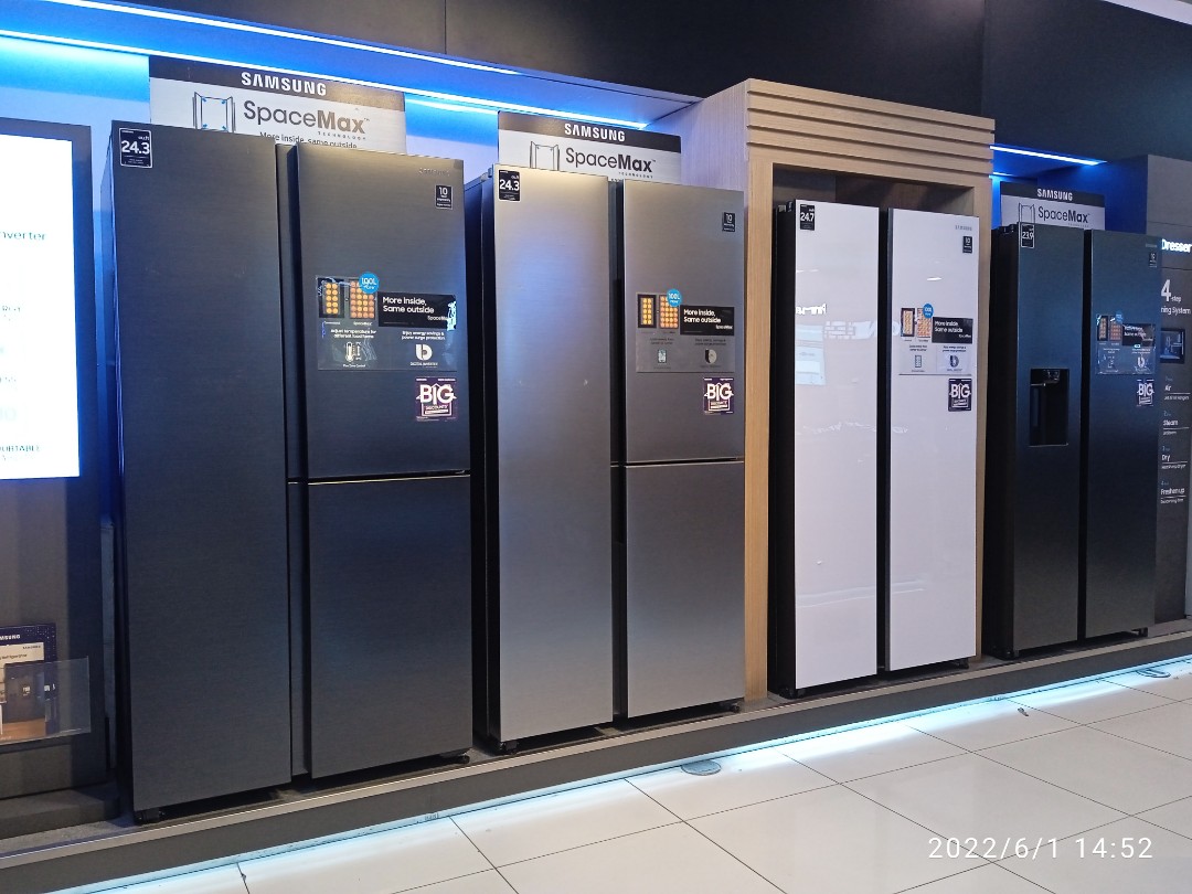 Samsung fridge deals showroom near me