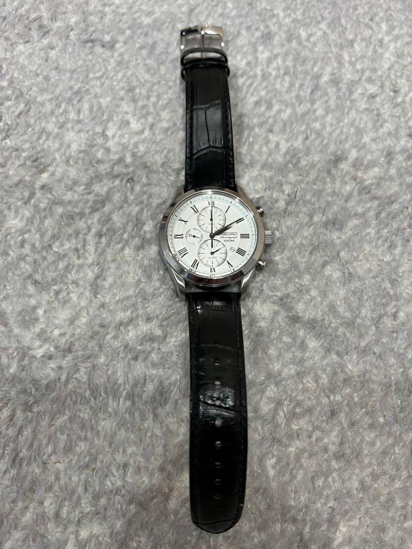 Seiko Chronograph 100m dress watch silver face black calf leather, Luxury,  Watches on Carousell