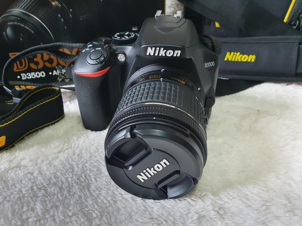 Super Mint Nikon D3500 Complete set + 50mm Nikkor lens + Nikon Vintage