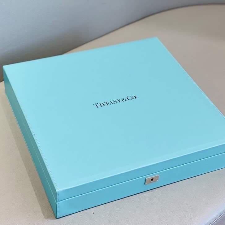 Everyday Objects mahjong set in a Tiffany Blue® leather box.