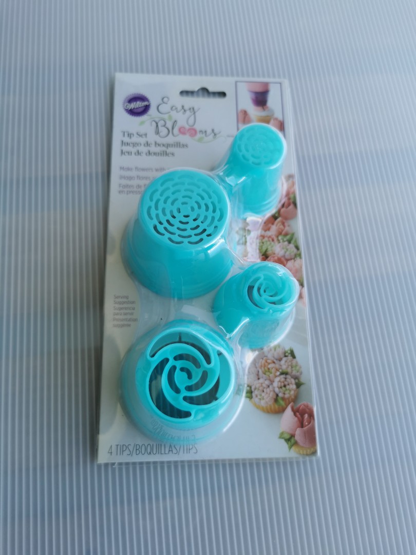 Wilton Easy Blooms Tip Set, Furniture & Home Living, Kitchenware