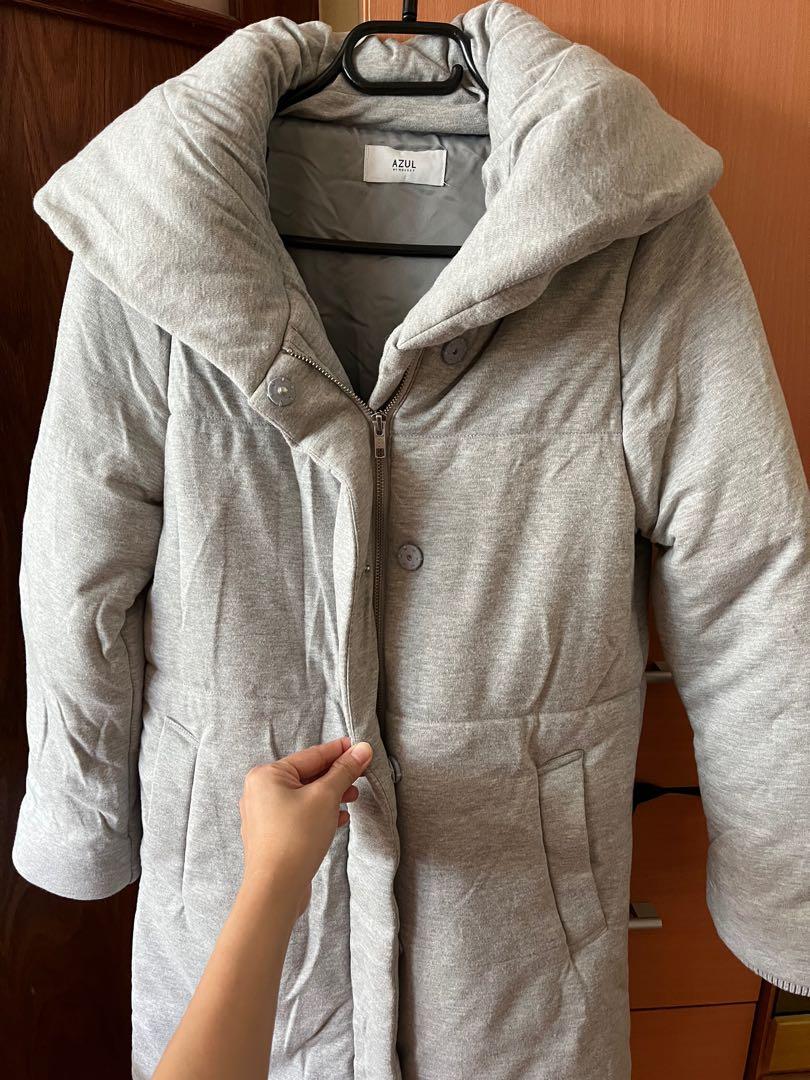 Winter Jacket (Category: Coats, Jackets and Outerwear) located in Singapore. Submitted by _kisstherain_ (Listing ID 1164509313, Image 5). Description: New light grey winter jacket bought from Japan. Never been worn. Warm and comfy, able to keep you warm near 0 degrees temperature..