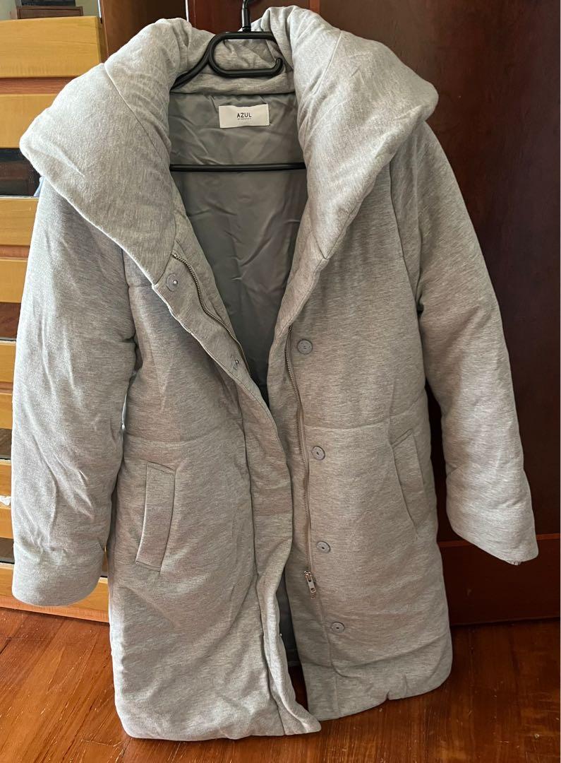Winter Jacket (Category: Coats, Jackets and Outerwear) located in Singapore. Submitted by _kisstherain_ (Listing ID 1164509313, Image 3). Description: New light grey winter jacket bought from Japan. Never been worn. Warm and comfy, able to keep you warm near 0 degrees temperature..