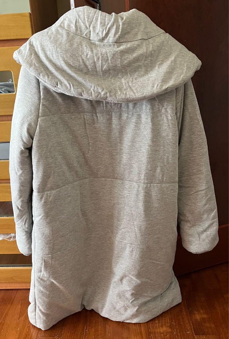 Winter Jacket (Category: Coats, Jackets and Outerwear) located in Singapore. Submitted by _kisstherain_ (Listing ID 1164509313, Image 4). Description: New light grey winter jacket bought from Japan. Never been worn. Warm and comfy, able to keep you warm near 0 degrees temperature..