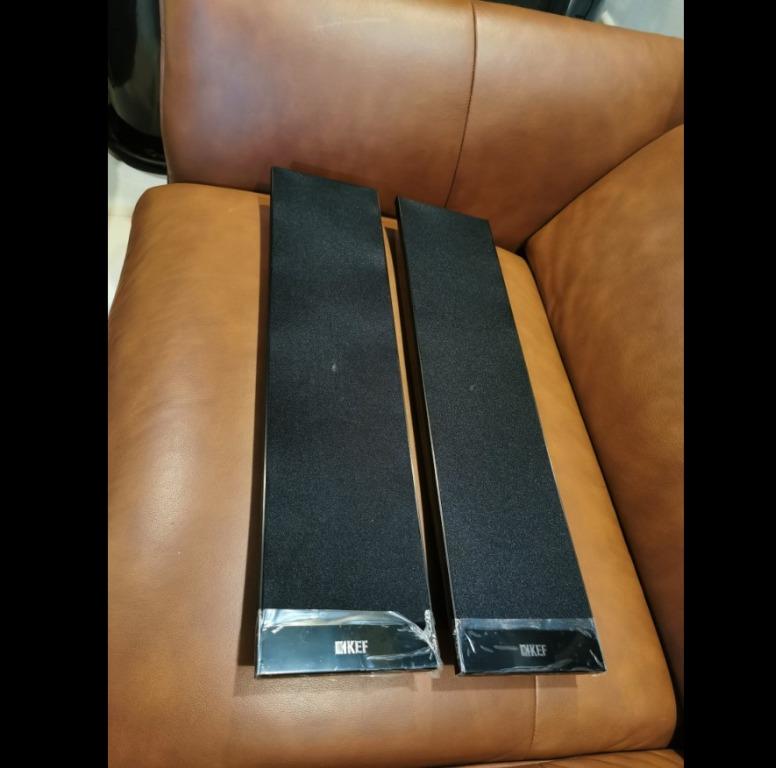 WTS Pair of Award Winning Speakers KEF T301 (T305 T205) black, full