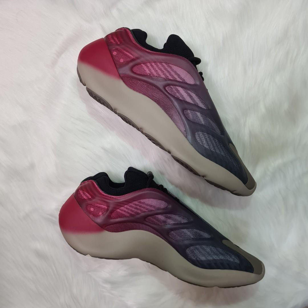 Yeezy 700 v3 Carbon Fade, Men's Fashion, Footwear, Sneakers on Carousell