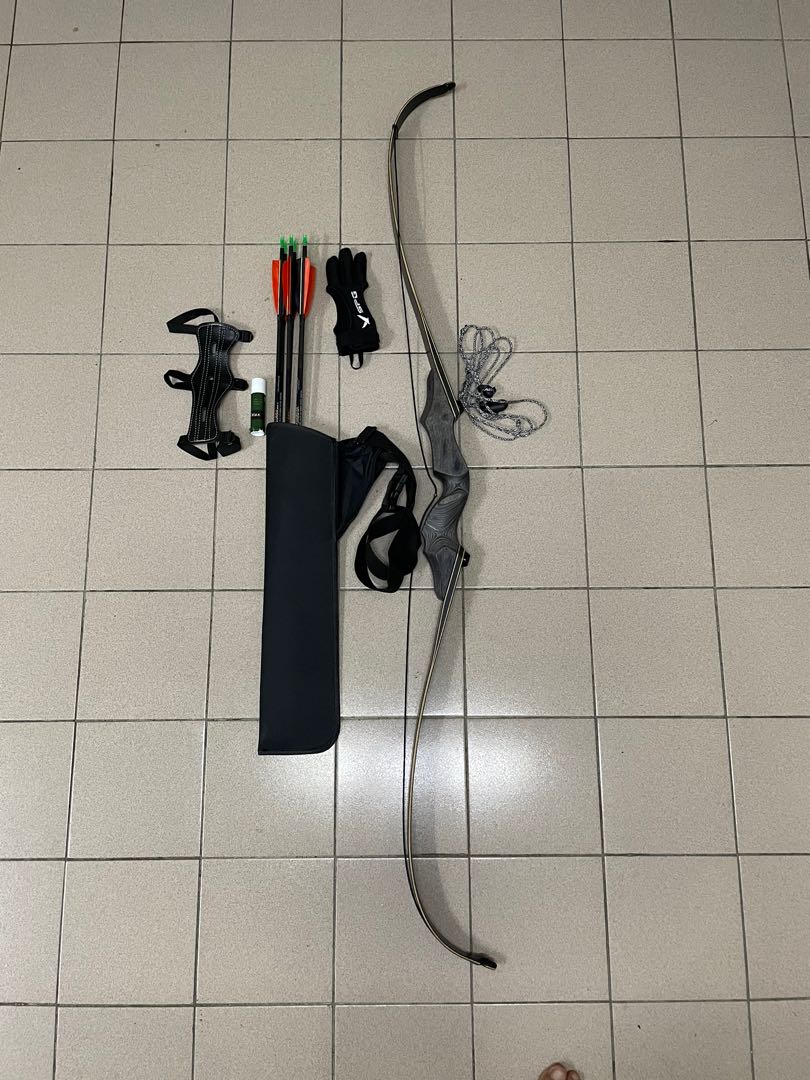 Archery Recurve Bow 40lbs, Hobbies & Toys, Toys & Games on Carousell